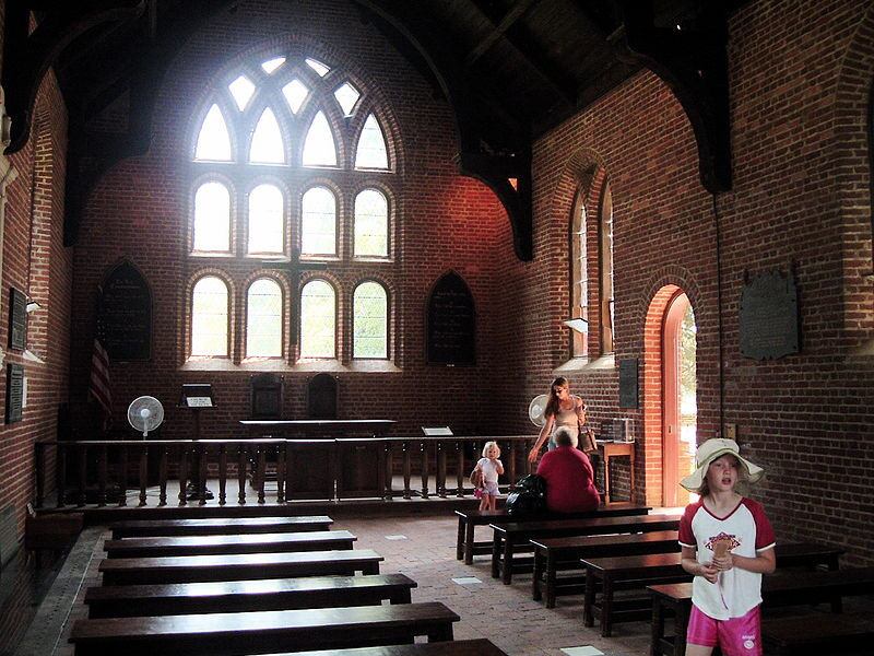 jamestownchurchpic