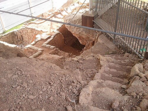 qesemcave
